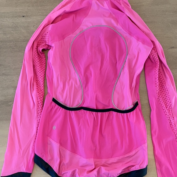 COPY - Lululemon paceline jacket - Picture 2 of 2